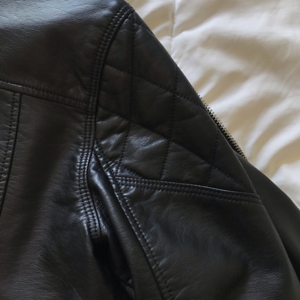 Leather jacket - Picture 4 of 6